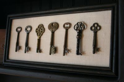 How to Display Antique Keys | Ten Great Vintage Decorating Ideas | Rustic Crafts & Chic Decor Old Key Crafts, Key Crafts, Key Frame, Key Projects, Old Keys, Old Key, Rustic Crafts, Antique Keys, Keys Art