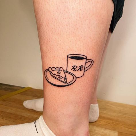 Twin Peaks Coffee Tattoo, Small Pie Tattoo, Breakfast Tattoo Ideas, Diner Tattoo, Apple Pie Tattoo, Cherry Pie Tattoo, Breakfast Tattoo, Pie Tattoo, Plate Tattoo