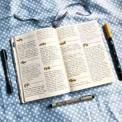 BuJo daily journaling Daily Journal Layout Writing, Daily Notebook Ideas, Daily Journal Spread, Daily Journal Aesthetic, Writing In Journal Aesthetic, Daily Journaling Layout, Daily Diary Ideas, Bullet Boy, Daily Bujo