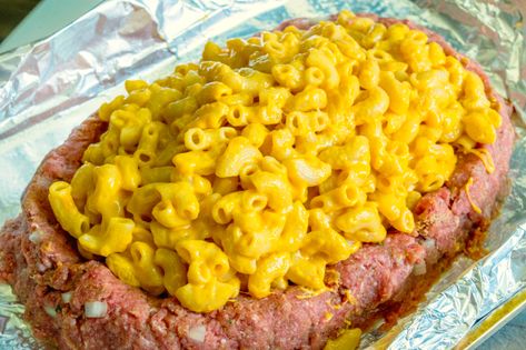 Meatloaf Recipe With Cheese, Cheese Stuffed Meatloaf, Stuffed Meatloaf, Smoked Meatloaf, Meatloaf Dinner, Good Meatloaf Recipe, Fresh Meals, Creamy Mac And Cheese, Best Meatloaf