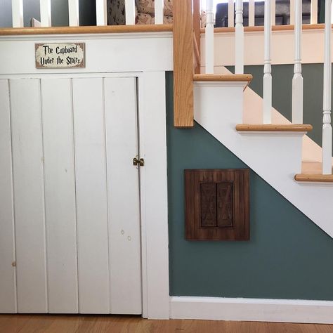 Dad Re-creates Harry Potter’s Cupboard Under the Stairs For His Sons, the Luckiest Kids Ever Cupboard Under The Stairs, Stair Nook, Stair Decals, Open Stairs, Harry Potter Room Decor, Harry Potter Bedroom, Building Stairs, Under Stairs Cupboard, Harry Potter Kids