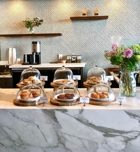 Pastries Coffee Shop, Coffee Shop Counter Ideas Bakery Display, Cafe Counter Ideas Coffee Shop, Coffee Shop Cake Display Ideas, Pastry Display Ideas Coffee Shop, Pastry Case Coffee Shop, Coffee Shop Pastry Display, Coffee Shop Food Display, Coffee Shop Table Decor