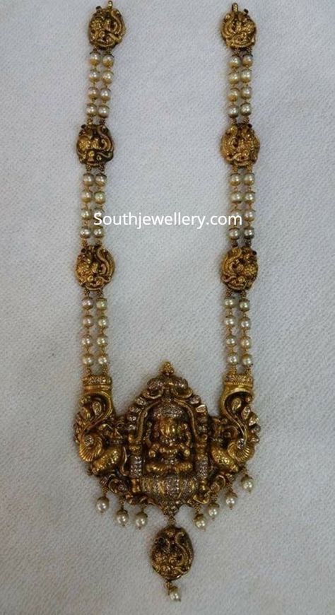 Pearl Mala Designs, Mala Designs, Lakshmi Pendant, Kalung Manik-manik, Pearl Mala, Temple Jewelry Necklace, Gold Temple Jewellery, Antique Necklaces Design, Perhiasan India