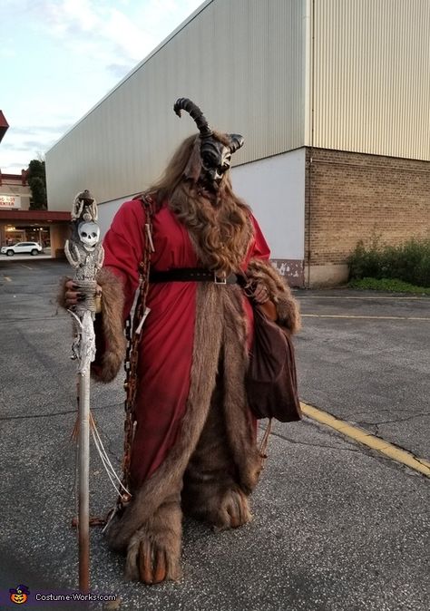 Krampus Costume - Halloween Costume Contest Ram Lila, Krampus Night, Krampus Costume, Comic Book Costumes, Illusion Costumes, Halloween Costumes Women Creative, Krampus Christmas, Clever Costumes, Halloween Animatronics