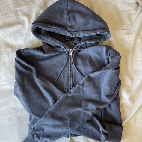 Brandy Washed Navy Cropped Hoodie, Never Worn! Brandy Melville Cropped Hoodie, Brandy Melville Christy Hoodie, Brandy Hoodie, Brandy Melville Zip Up, Brandy Melville Hoodie, Christy Hoodie, Tops Brandy Melville, Brandy Melville Tops, Zip Up Hoodies