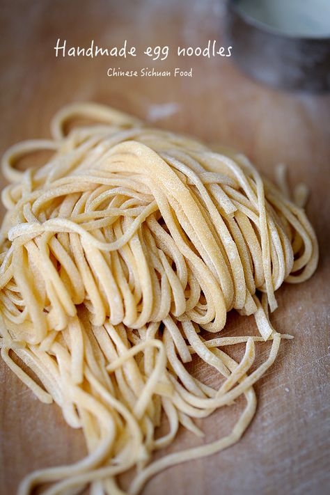 Chinese Egg Noodles, Noodle Recipes Homemade, Egg Noodle Recipes, Homemade Egg Noodles, Chinese Egg, Chinese Noodles, Homemade Noodles, Chow Mein, Chinese Dishes