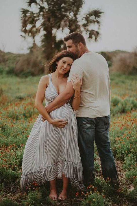 Sacramento Maternity Photos, Maternity Photo Shoot Backdrop, California Maternity Photos, Maternity Engagement Photos, Charleston Photoshoot, Travel Elopement, Couple Maternity Poses, Maternity Photography Family, Maternity Photography Poses Outdoors