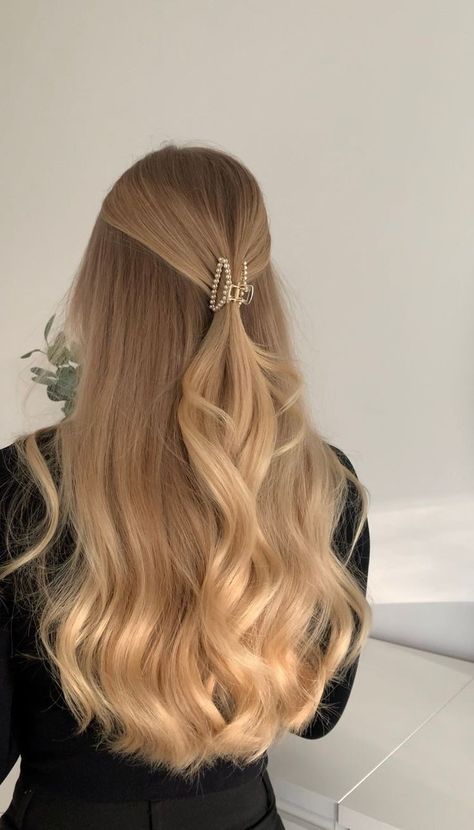 Hairstyle Examples, Kadeřnické Trendy, Vlasové Trendy, Blonde Hair Inspiration, Homecoming Hair, Fresh Hair, Easy Hairstyles For Long Hair, Homecoming Hairstyles, Bad Hair