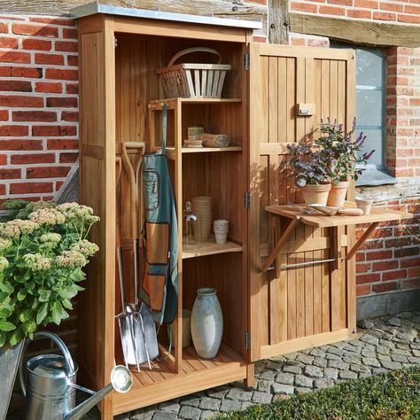 Cool garden sheds & working gardens #gardens #gardensheds #workinggardens #gardeninspiration #gardeninspo #gardenshed #sheds #shedinspiration #garden Shed Inspiration, Garden Shed Diy, Garden Tool Rack, Storage Shed Organization, Garden Tool Organization, Garden Tool Shed, Garden Storage Shed, Garden Tool Storage, Tool Cabinet