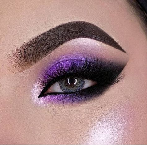 Highlighters Makeup, Purple Eye Makeup, Make Up Inspiration, Purple Makeup, Beautiful Eye Makeup, Eye Makeup Designs, Makijaż Smokey Eye, Colorful Eye Makeup, Dark Makeup