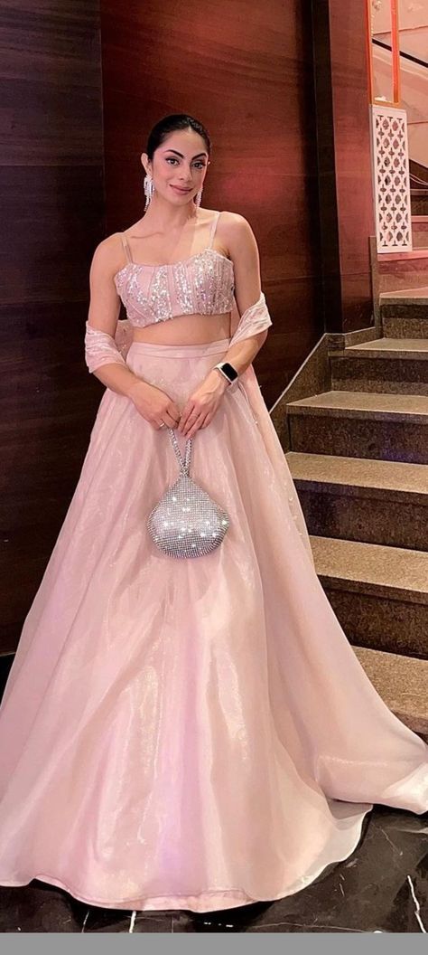 Solid Color Lehenga, Pink Lahanga Design Latest, Plain Simple Lehenga, Simple Bridesmaid Lehenga, Lehenga Designs For Farewell, Saree Lahanga Design Latest, Simple Plain Lehenga Designs, Simple Satin Lehenga, Bridesmaid Lehenga Ideas