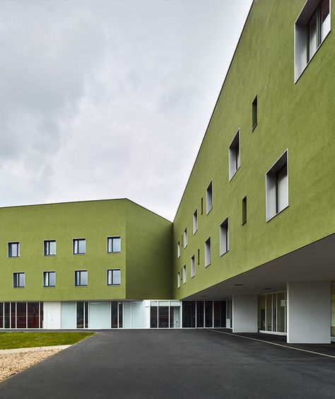 dominique coulon builds green retirement home in france School Floor Plan, Homes In France, Healthcare Architecture, Retirement Home, Site Plans, Elderly People, Nursing Home, Facade Architecture, Home Pictures