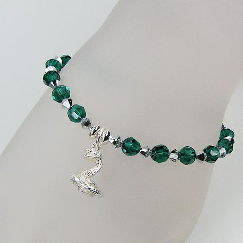 Slytherin Bracelet, Slytherin Accessories, Old Harry Potter, House Bracelet, Slytherin Jewelry, Slytherin Stuff, Slytherin Clothes, Slytherin Fashion, Stile Harry Potter