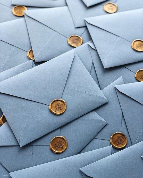 Image Bleu, Ravenclaw Aesthetic, Baby Blue Aesthetic, Light Blue Aesthetic, Mini Champagne, Blue Aesthetic Pastel, Handmade Envelopes, Handmade Wedding Invitations, Greenery Wedding Invitations