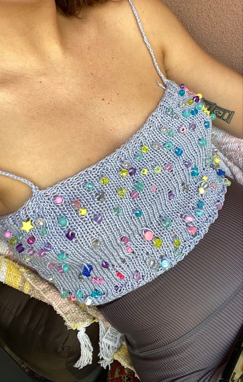 Crochet With Beads Top, Crochet Tops With Beads, Hysteric Glamour Crochet, Beaded Crochet Top, Crochet Top With Beads, Sequins Crochet, Knitting With Beads, Beaded Knitting, Crochet With Beads