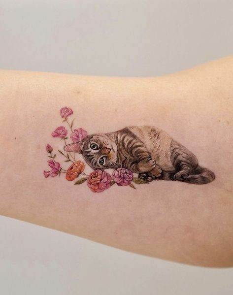 Cat Tattoo Simple, Cute Cat Tattoo, Cat Tattoo Small, Black Cat Tattoos, Body Decor, Paw Tattoo, Muster Tattoos, Cat Tattoo Designs, Dainty Tattoos