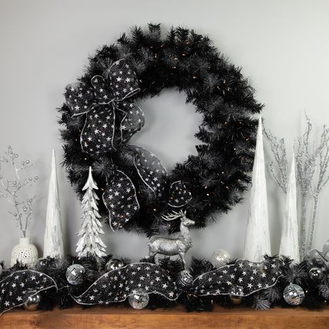 Black Christmas Reef, Black And White Christmas Tree Decorations, Black And Gold Christmas Decorations, Black And White Xmas Tree, Black And White Christmas Decorations, Black And White Christmas Wreath, Black And Silver Christmas, Black And Gold Christmas Decor, Black Christmas Decor