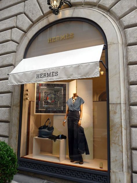 Hermes Window, Hermes Store, Hermes Shop, Shop Facade, Retail Signage, Paris Store, Paris Luxury, Store Interiors, Boutique Interior