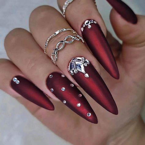 Burgundy Nail Designs, Stiletto Shaped Nails, Nail Tip Designs, Diamond Red, Long Press On Nails, Acrylic Nail Kit, Red Nail Designs, Burgundy Nails, Rhinestone Designs