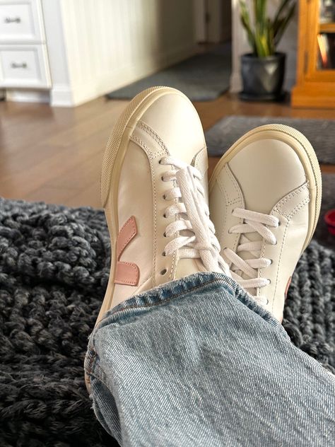 Veja Sneakers Outfit Aesthetic, Pink Veja Sneakers Outfit, Veja Shoes Outfit, Veja Aesthetic, Pink Veja, Veja Sneakers Outfit, Retro Sneakers Outfit, Veja Shoes, Shoe Wishlist