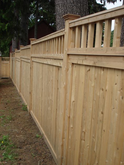 Cedar Fence Design Ideas, Fence Lattice Topper, Wood Privacy Fence Ideas, 8ft Fence, Wooden Privacy Fence, Backyard Fencing, Privacy Fencing, Northern White Cedar, Wood Privacy Fence