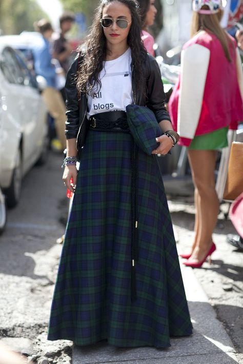 plaid Tartan Outfit, Plaid Aesthetic, Tartan Skirts, Long Plaid Skirt, Plaid Outfit, Green Plaid Skirt, Tartan Fashion, Western Skirts, Pendleton Shirts