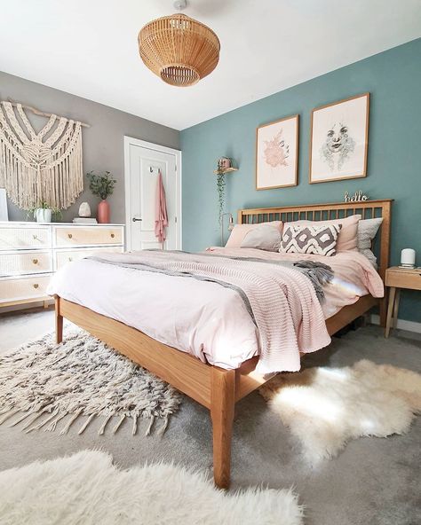 Calming Bedroom, Wooden Bedroom, Oak Bedroom, Wooden Bed Frames, Home Decor Living Room, Boho Luxe, Wood Bedroom, Spare Bedroom, Bedroom Loft