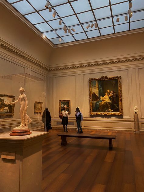 Art Student Aesthetic, Art Romantique, Museum Photography, Expressing Love, Dc Travel, Museum Architecture, National Gallery Of Art, Old Money Aesthetic, Museum Of Modern Art