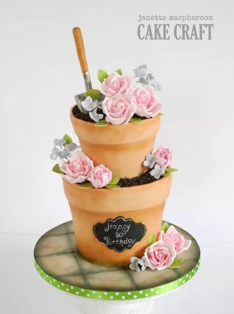 This flower pot cake that looks like the real thing. | Community Post: 15 Ridiculously Stunning Nature Cakes That Are Almost Too Perfect To Eat Stacked Flower Pots, Cake For Mom, 3d Dort, Flower Pot Cake, Nature Cake, Pot Cakes, Birthday Cake For Mom, 70th Birthday Cake, 80 Birthday Cake