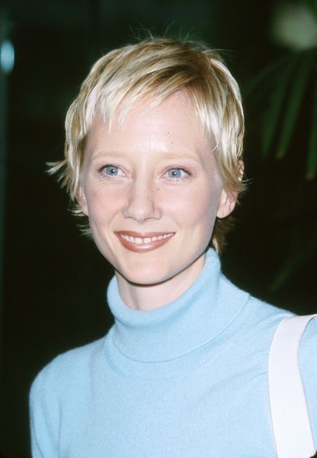 Anne Heche - Rotten Tomatoes Anne Heche Short Hair, Anne Heche, Alex Kingston, Ghost Writer, Rotten Tomatoes, Girl Celebrities, Celebrity Portraits, Beautiful Smile, Inspirational Women