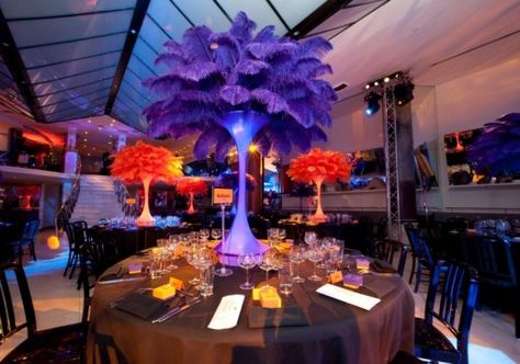 Feather Centerpiece Wedding, Centerpiece Purple, Ostrich Feather Centerpieces, Masquerade Party Decorations, Eiffel Tower Vases, Feather Centerpieces, Vegas Theme, Feather Wedding, Peacock Wedding