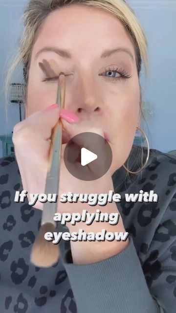 30K views · 1.3K likes | Ashley Steading ✨ Over 30 Fashion and Beauty on Instagram: "Do you struggle with eyeshadow application? If you do try this trick and let me know if it helps!! The reel that brought most of you here! ❤️ I’m using Seint shades: Cupcake, Chai, Cafe, & Filly. If you would like the link to these shades or the Eyeshadow Brush comment “Link”.  #easyeyeshadow #mommakeup #easymakeuplook #over35 #makeupover30 #makeuptipsforbeginners #makeupforbeginners #eyeshadowspalette #eyeshadowlook #fashionover30" Eye Shadow Stencils, Easy Work Eyeshadow, Diy Pink Eyeshadow, Easy Make Up Hacks, Diy Smokey Eye Makeup Step By Step, Eye Makeup For Light Skin, Eyeshadow Over 50 Hooded Eyes, Simply Eyeshadow Looks, Black Sparkle Eyeshadow