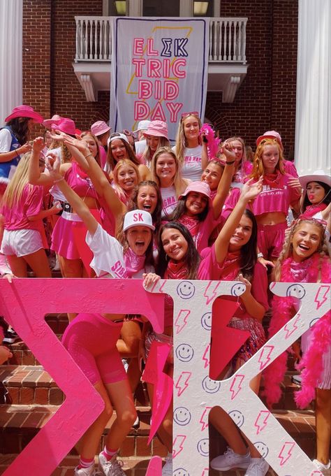 Sigma Kappa Bid Day, Electric Love Bid Day, Zta Letters, Pink Sorority, Bama Rush, Irl Pfps, Bestie Photos, Sorority Themes, Recruitment Themes