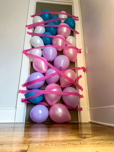 Birthday Door Decoration Decorating A Door For Birthday, Birthday Bedroom Door Decorations, Office Door Birthday Decorations, Door Birthday Decorations, Birthday Door Surprise, Birthday Morning Breakfast, Classroom Birthday Treats, Birthday Door Decorations, Decoration With Balloons