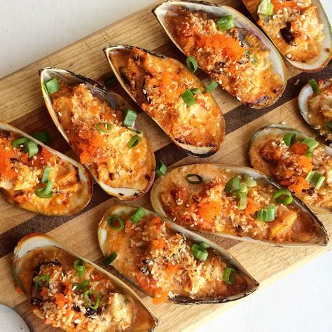 Baked Mussels, Green Mussels, Mussels Recipe, Asian Dishes, Seafood Dishes, I Love Food, Fish Recipes, Seafood Recipes, Asian Recipes