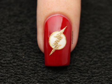 Nail art inspired by The Flash The Flash Nails Designs, The Flash Nails, Flash Nails Design, Lightning Bolt Nails, Superhero Nails, Lightning Nails, Flash Nails, The Flash Grant Gustin, Nail Vinyls