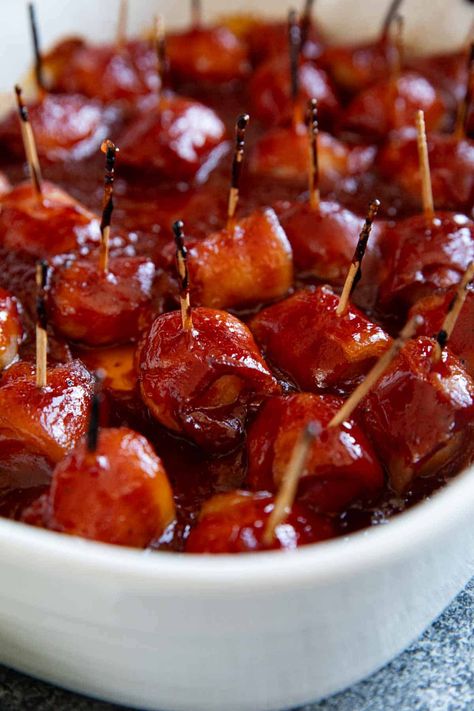 Sweet, salty, and crunchy, these Bacon Wrapped Water Chestnuts are the perfect party appetizer. They are simple to make and are so addictive! Bacon Water Chestnuts Recipe, Bbq Grape Jelly Meatballs, Bacon Wrapped Water Chestnuts, Best Holiday Appetizers, Chestnut Recipes, Taste And Tell, Pan Fried Salmon, Family Friendly Recipes, Bacon Lover