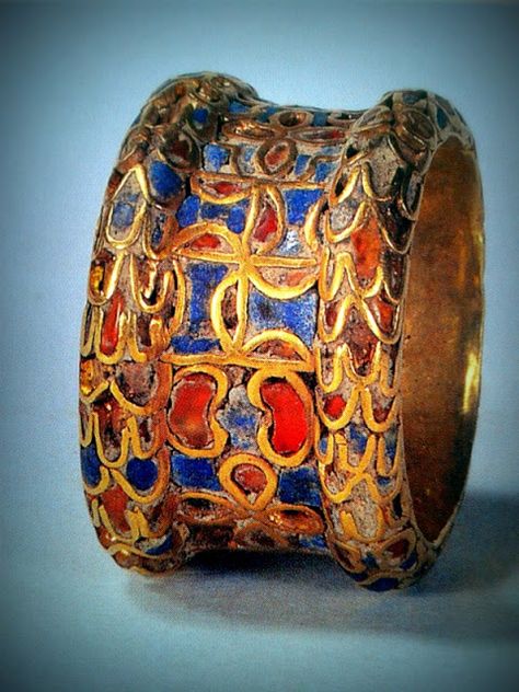 Sumerian cloisonne* ring ca. 3000 B.C.E.;  Louvre, Paris Reunion des Musees Nationaux/Art Resource, New York Ancient Jewels, Ancient Jewellery, Ancient Mesopotamia, Historical Jewellery, Louvre Paris, Ancient Jewelry, Mesopotamia, Ancient Artifacts, Ancient Cultures