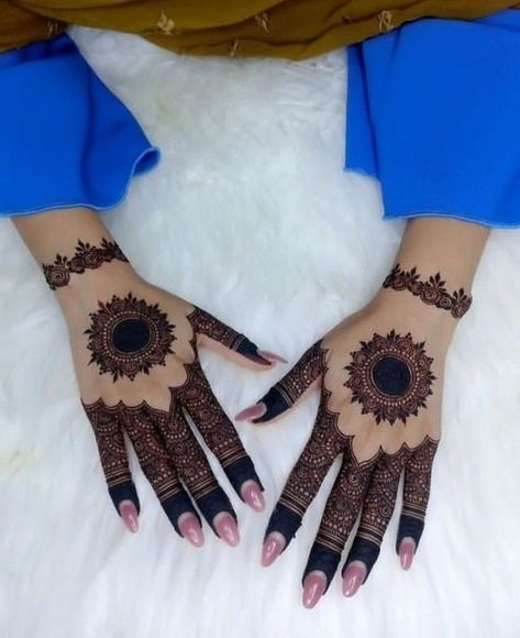 Back Side Mehndi Design, Side Mehndi Design, Back Side Mehndi, Tikki Mehndi, Jewellery Makeup, Tato Henna, Very Simple Mehndi Designs, Simple Mehndi Designs Fingers, Full Mehndi Designs