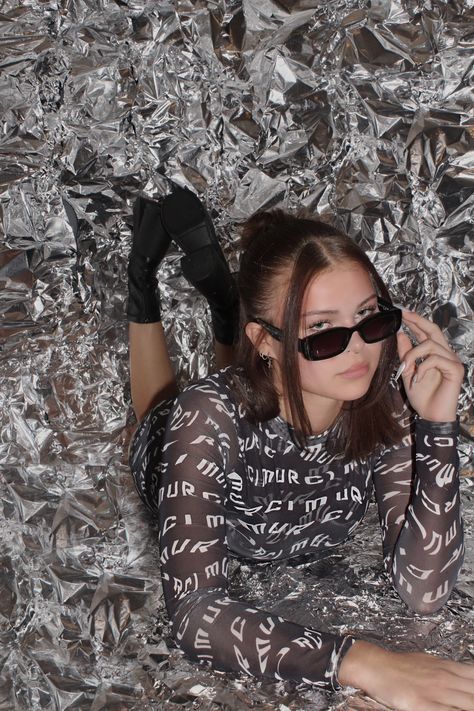 Diy Foil Backdrop Photoshoot, Silver Aesthetic Photoshoot, Aluminum Foil Photo Shoot, Tinfoil Backdrop Photoshoot, Tinfoil Photoshoot Background, Aluminum Foil Background Photoshoot, Aluminium Photoshoot, Silver Backdrop Photoshoot, Aluminium Foil Photoshoot