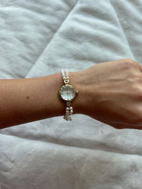 Vintage 24k Gold Pearl Womens Watch Small Fac Pretty Watches, Small Face, Vintage Watches Women, Present For Her, Wrist Jewelry, Watch For Women, Jewelry Accessories Ideas, Photo Proof, Dope Jewelry