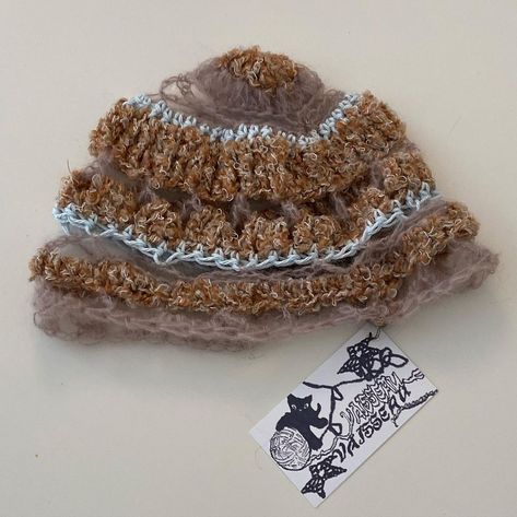 Mohair Crochet Hat, Mohair Crochet Ideas, Mohair Crochet, Mohair Hat, Little Hat, Boucle Yarn, Diy Crochet Projects, Bead Crochet, Hoop Art