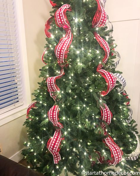 Christmas Decor With Ribbon, Christmas Tree Ribbon Decorating, Christmas Tree Ribbon Garland, Ribbon On A Christmas Tree, Christmas Tree Ribbon Ideas, Tree Ribbon Ideas, Easy Christmas Tree, Floral Christmas Tree, Christmas Tree Ribbon