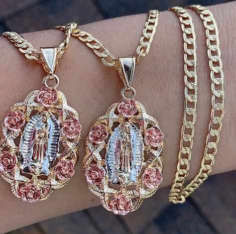 Trendy Gold Necklace, Quinceanera Jewelry, Aesthetic Edgy, Dope Jewelry Accessories, Bridal Design, Mexican Jewelry, Necklace Bridal, Jewelry Accessories Ideas, Dope Jewelry