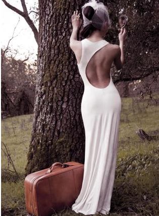 love the back Racerback Wedding Dress, Backless Dress Black, Necklines For Dresses, Wedding Dresses Unique, Gorgeous Gowns, Looks Style, Mode Inspiration, Racer Back, Backless Dress Formal