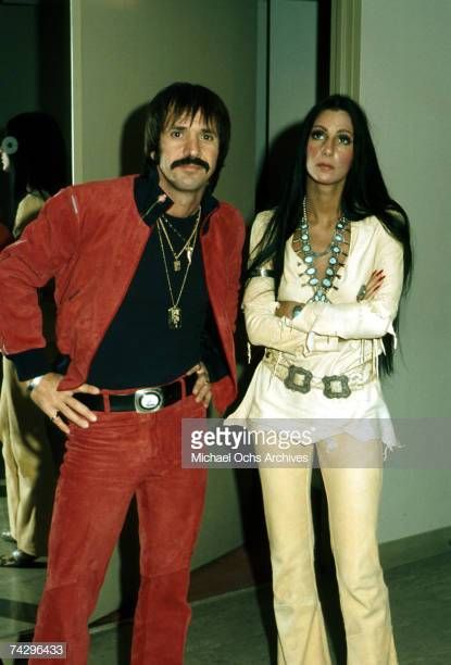 Sonny And Cher Outfits, Cher Iconic Outfits, Sonny And Cher Costumes, 70s Couple Costume, Sonny And Cher Costume, Cher Costume Halloween, Cher Halloween Costume, Cher Halloween, Cher Outfit