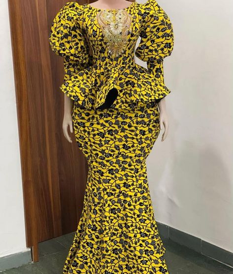 Skirt and Blouse 2022 Ankara Kaba And Slit Styles, Kaba And Slit Styles For Church, Slit And Kaba, Kaba And Slit Styles, Kaba And Slit, Kaba Styles, Ankara Skirt And Blouse Styles, Ankara Blouse, Ankara Styles For Women