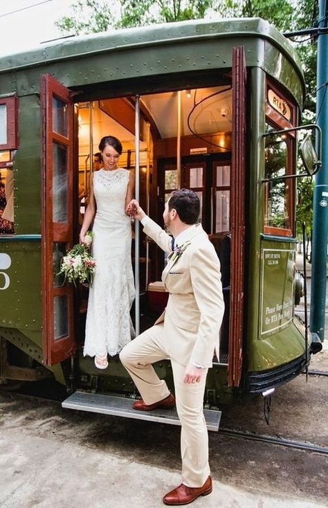 Small New Orleans Wedding, Eloping In New Orleans, New Orleans Inspired Wedding, Nola Engagement Photos, New Orleans Engagement Photos, Nola Photoshoot, Nola Elopement, Senior Casuals, Prewedding Pose