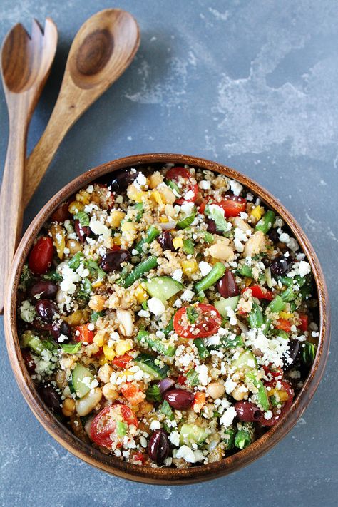 Salads Without Lettuce, Recipes Potluck, Feta Quinoa, Bean Quinoa Salad, Greek Quinoa, Bean Quinoa, Lettuce Salad Recipes, Mediterranean Quinoa, Mediterranean Quinoa Salad