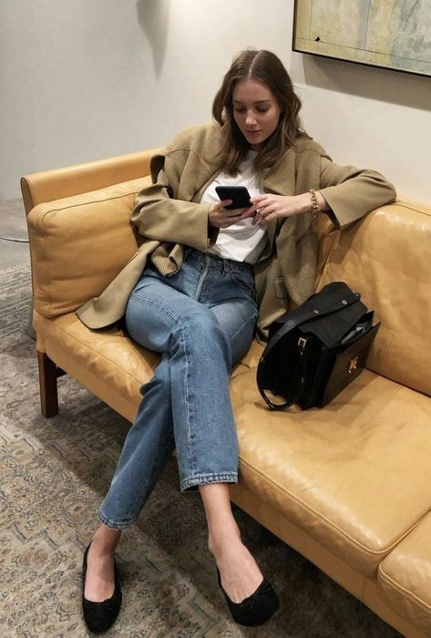 Parisisk Chic, Amalie Moosgaard, Looks Jeans, Style Moodboard, Look Formal, Winter Mode, Couch Potato, Looks Street Style, Parisian Chic